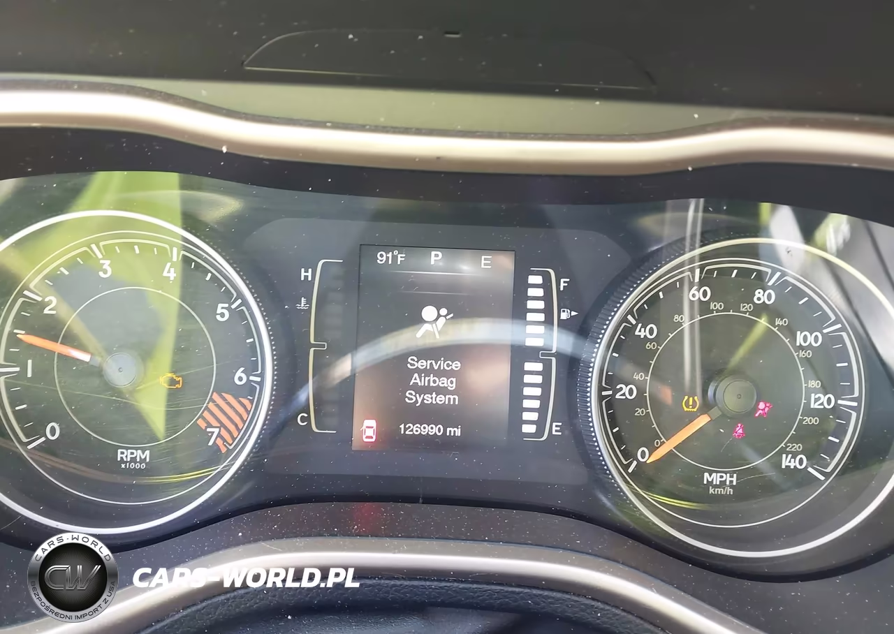 2015 Jeep Cherokee Latitude VIN:1C4PJLCB9FW642992 - 7