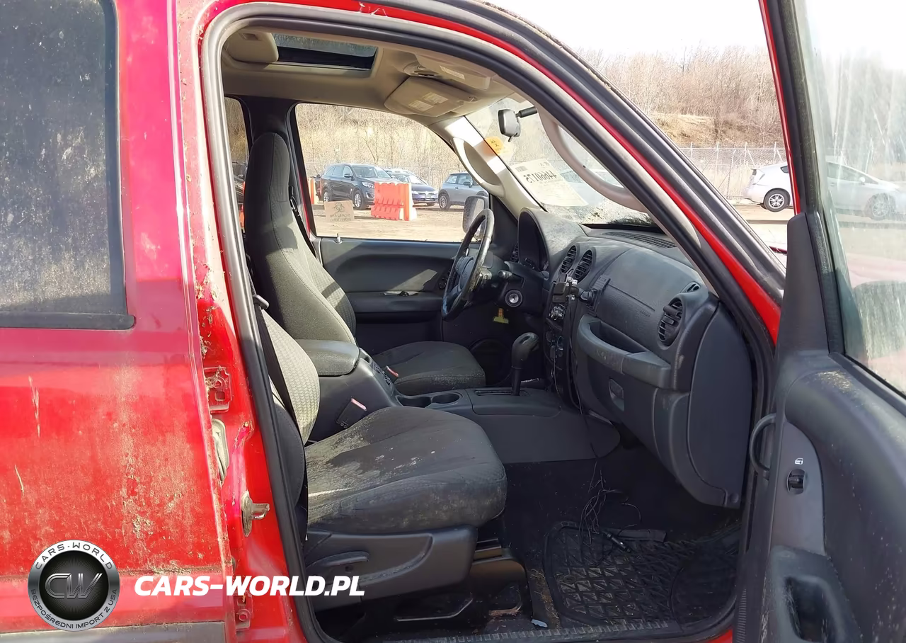2004 Jeep Liberty Sport VIN:1J4GL48K84W273185 - 5