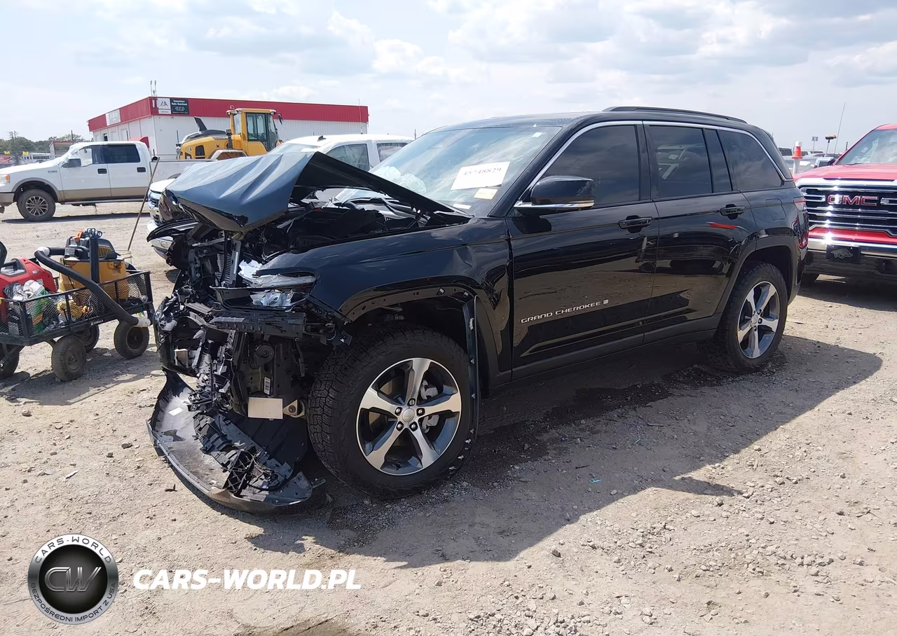 2025 Jeep Grand Cherokee Limited 4X4 VIN:1C4RJHBG4SC337740 - 2