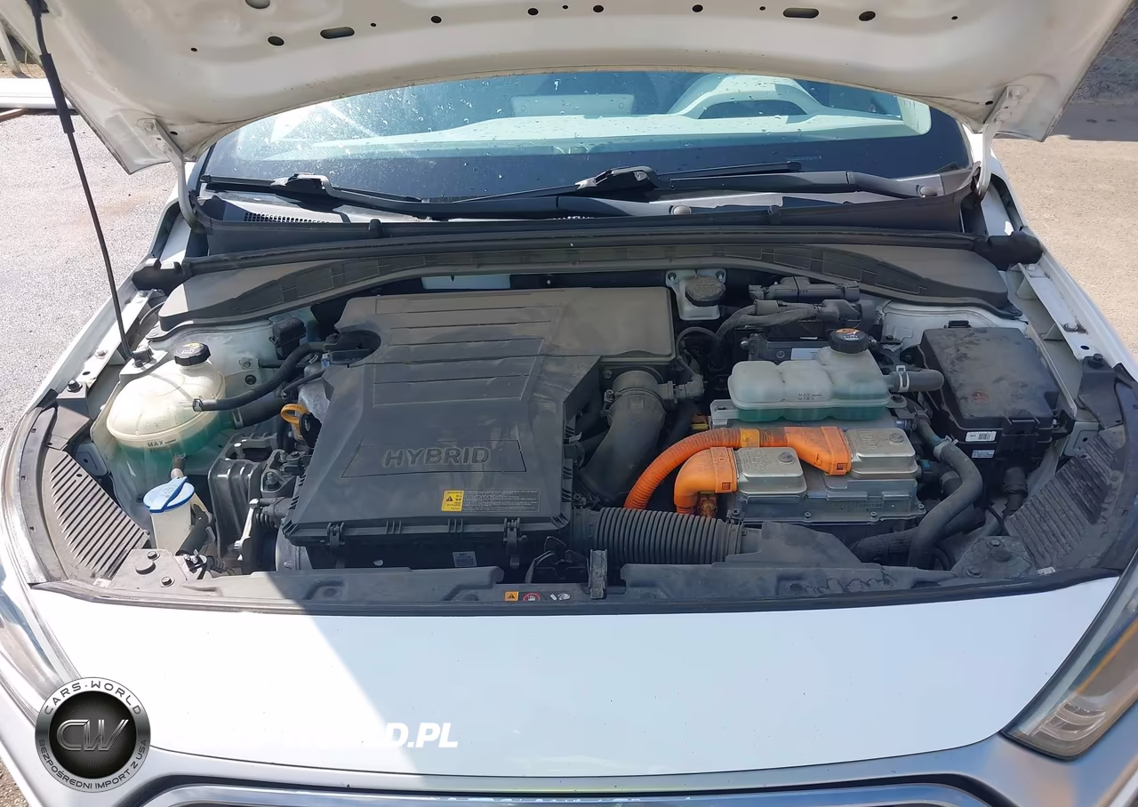 2020 Hyundai Ioniq Hybrid Blue VIN:KMHC65LCXLU219457 - 10