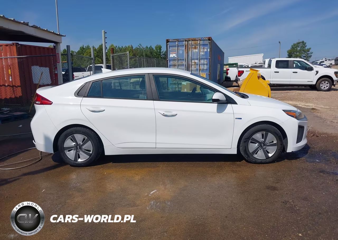 2020 Hyundai Ioniq Hybrid Blue VIN:KMHC65LCXLU219457 - 18