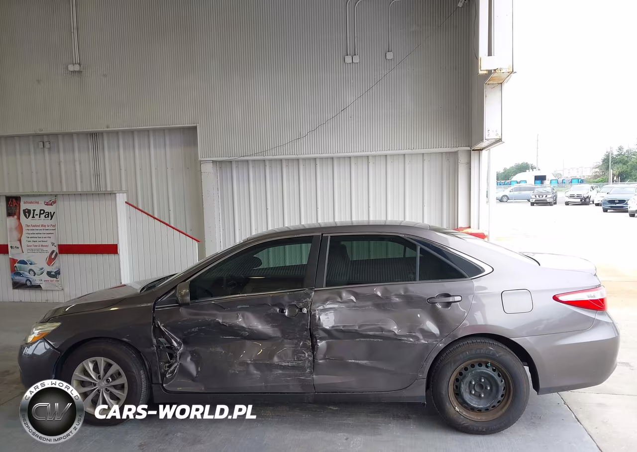 2015 Toyota Camry Le VIN:4T1BF1FK7FU027070 - 14