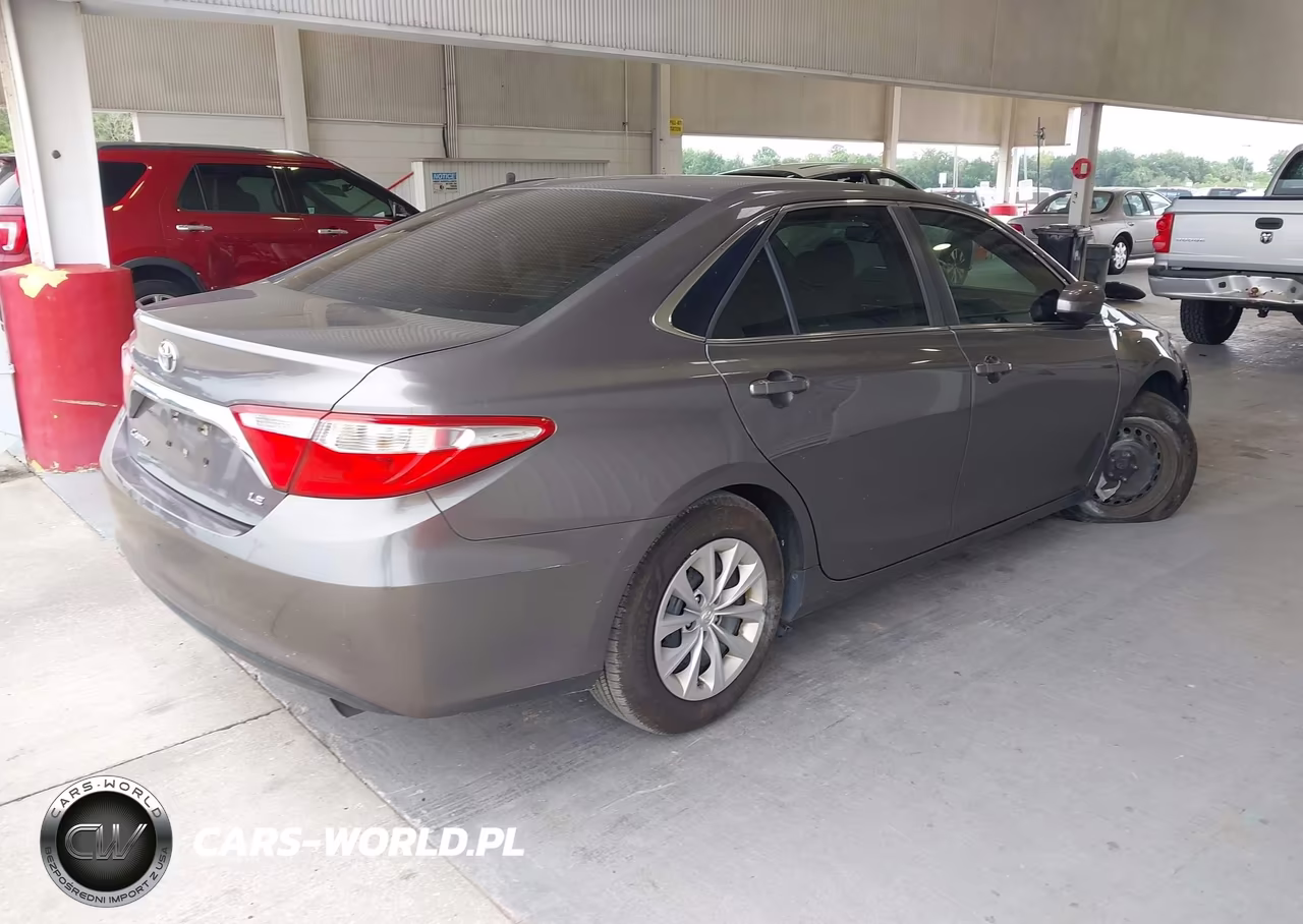 2015 Toyota Camry Le VIN:4T1BF1FK7FU027070 - 4