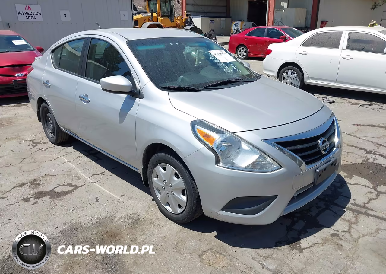 2015 Nissan Versa 1.6 Sv – zdjęcie 1 z 11