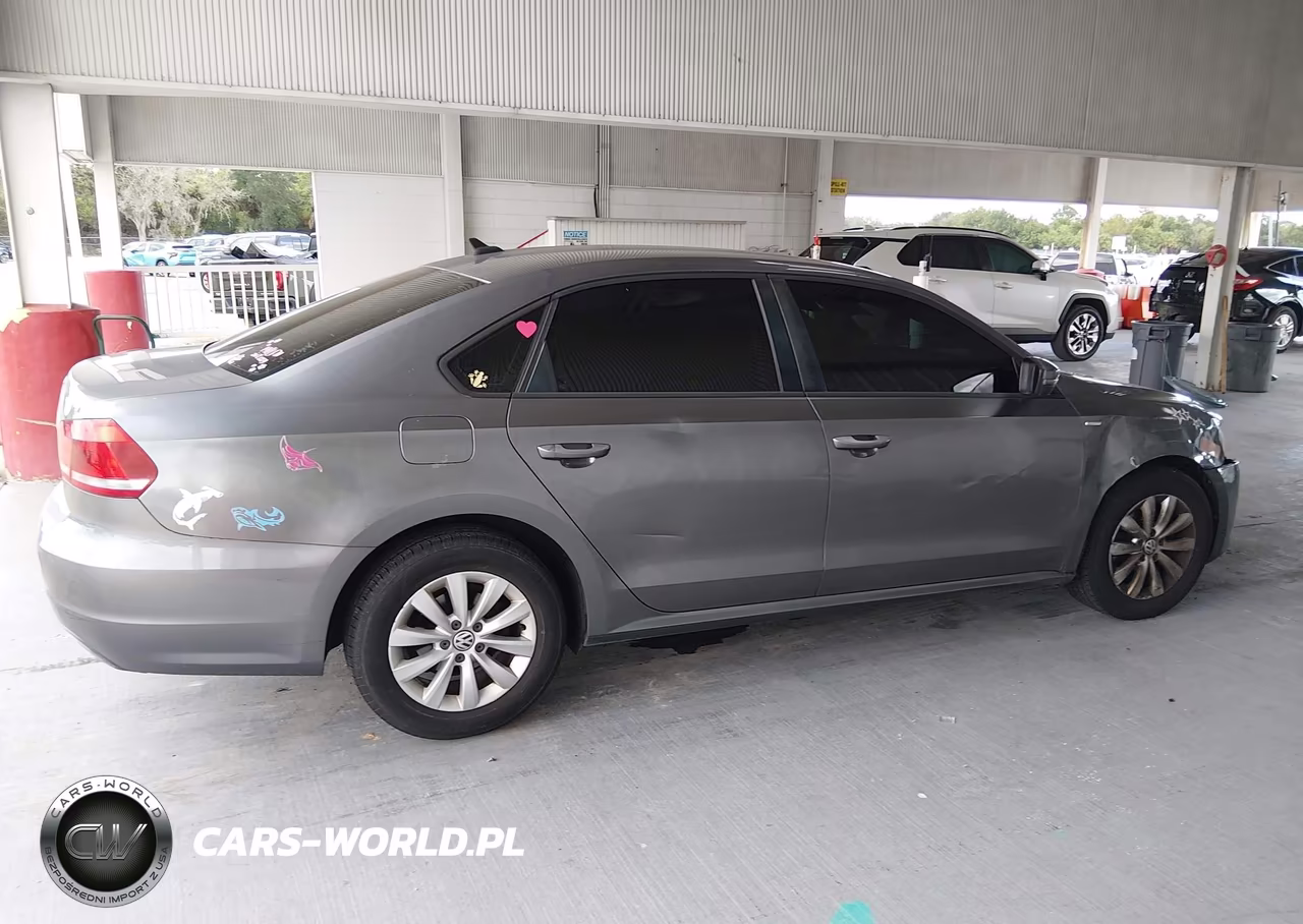 2015 Volkswagen Passat 1.8T Wolfsburg Edition VIN:1VWAT7A32FC024270 - 13
