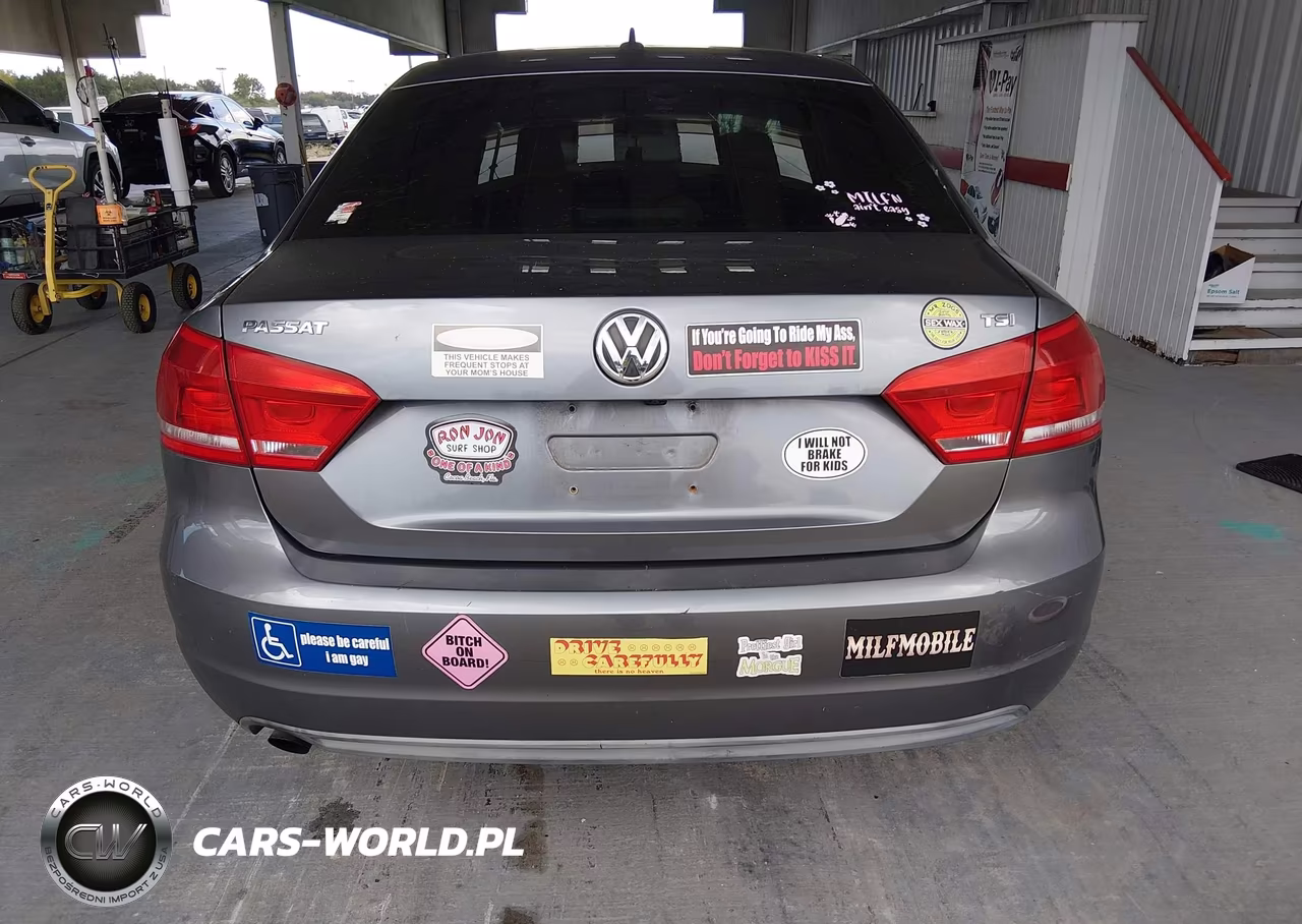 2015 Volkswagen Passat 1.8T Wolfsburg Edition VIN:1VWAT7A32FC024270 - 16