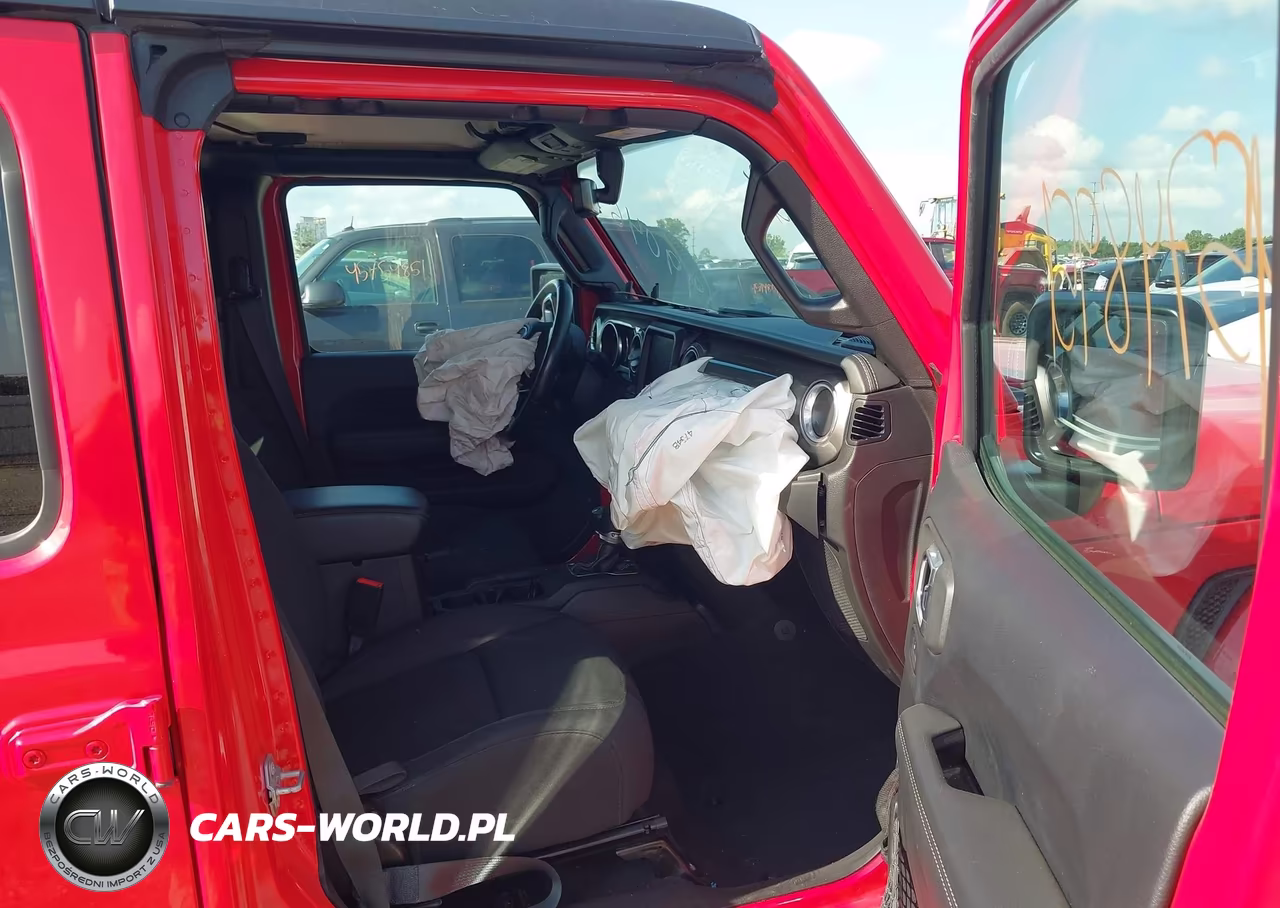 2018 Jeep Wrangler Unlimited Sahara 4X4 VIN:1C4HJXEN2JW199046 - 5