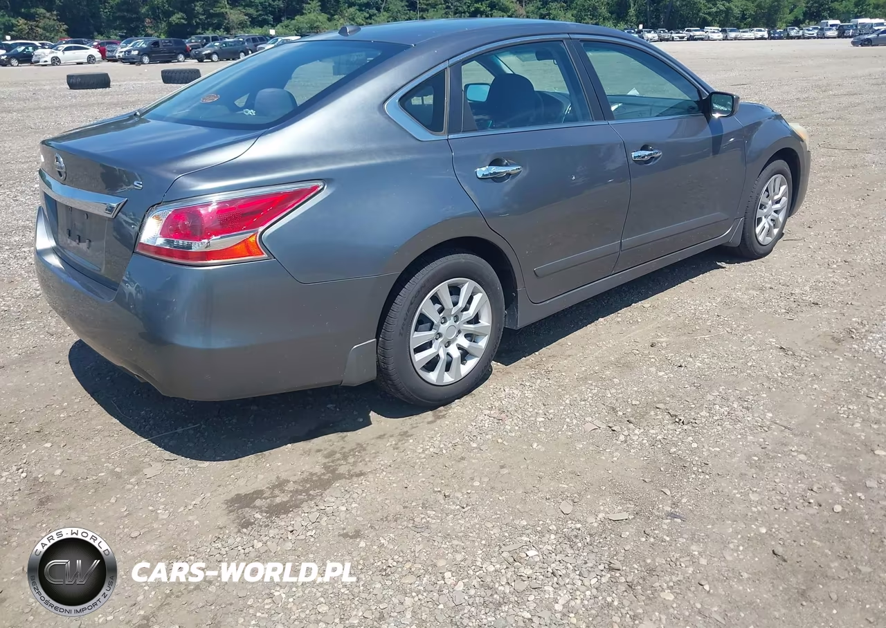2015 Nissan Altima 2.5 S VIN:1N4AL3AP1FN402233 - 4