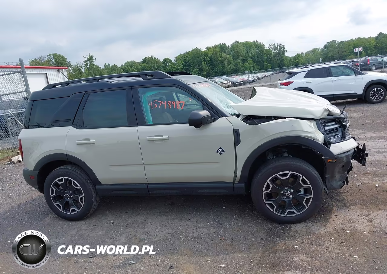 2025 Ford Bronco Sport Outer Banks VIN:3FMCR9CN0SRF68438 - 13