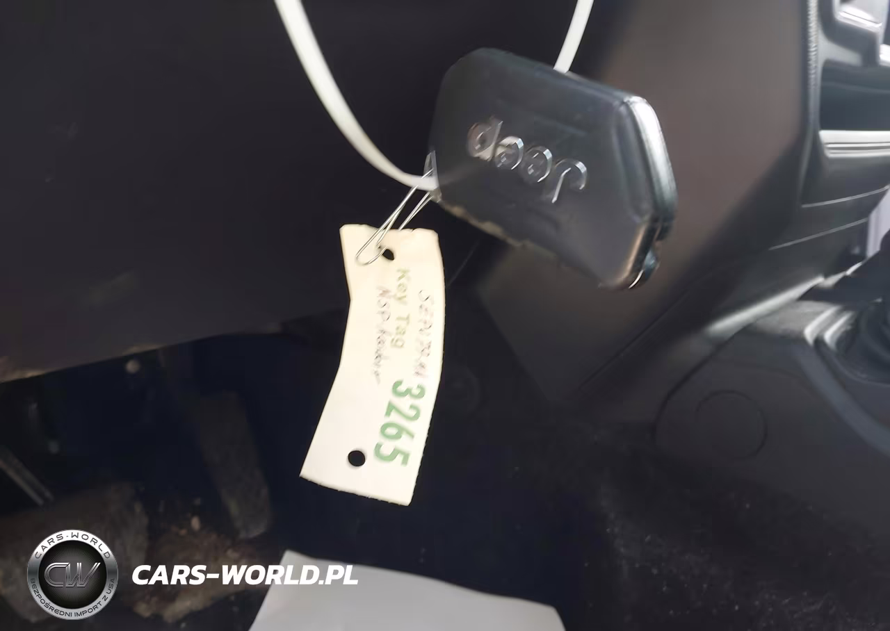 2018 Jeep Wrangler Unlimited Sport 4X4 VIN:1C4HJXDN8JW261647 - 11