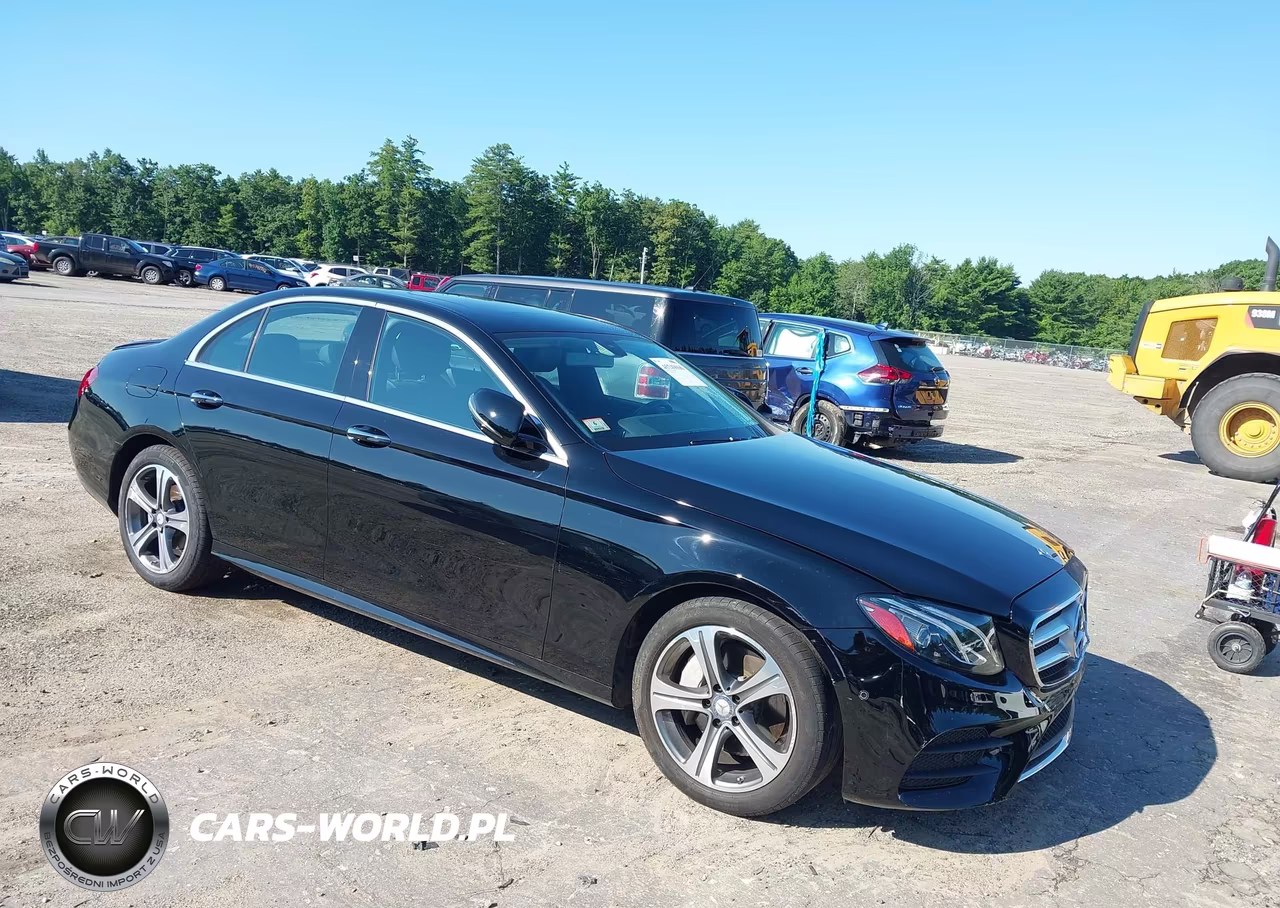 2017 Mercedes-Benz E 300 4Matic – zdjęcie 1 z 16