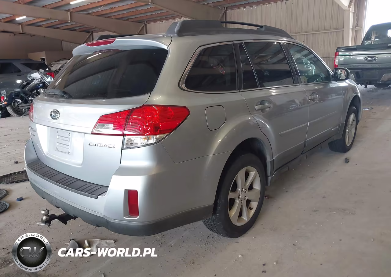 2013 Subaru Outback 2.5I Premium VIN:4S4BRCBC5D3269232 - 4