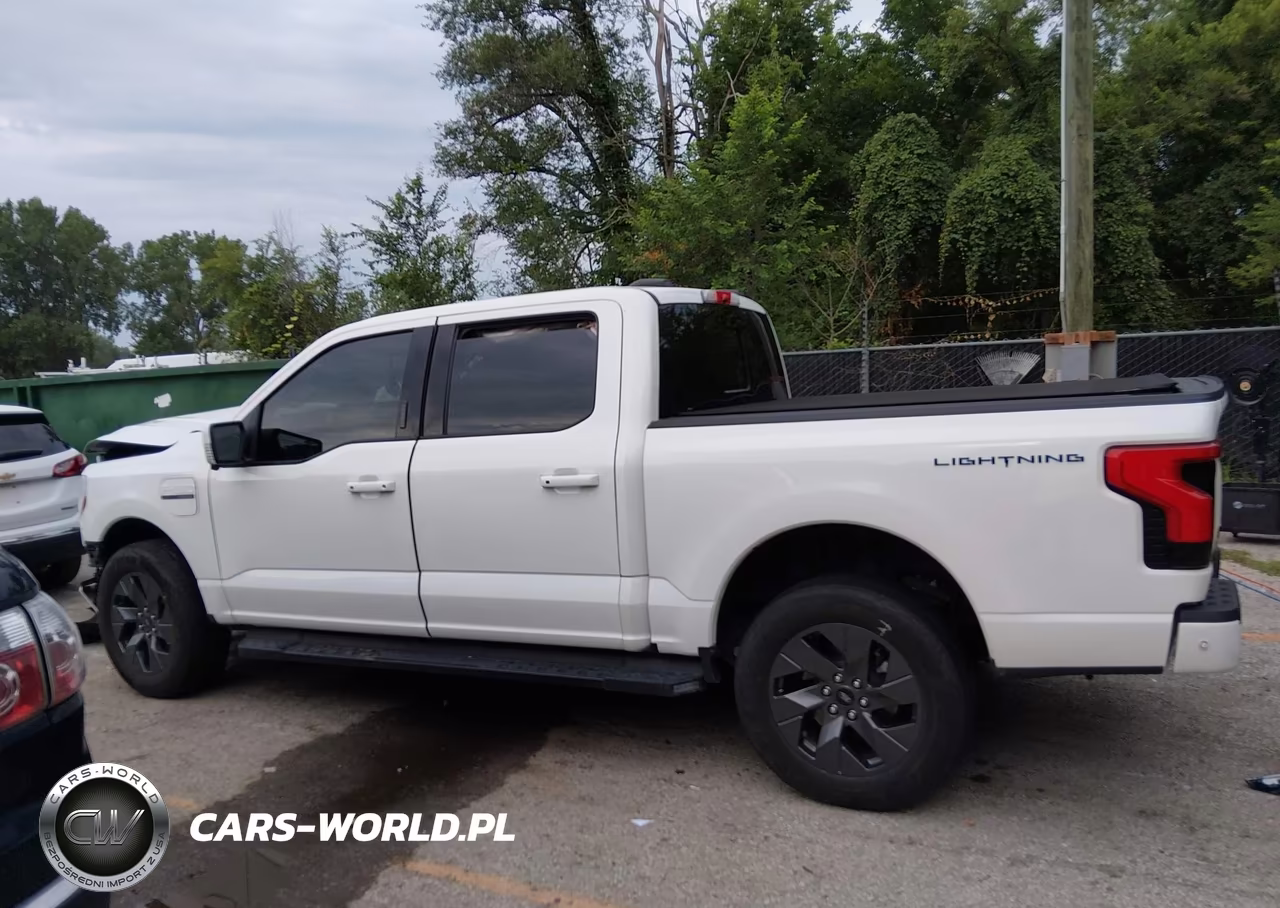 2023 Ford F-150 Lightning Lariat VIN:1FT6W1EV3PWG51231 - 15