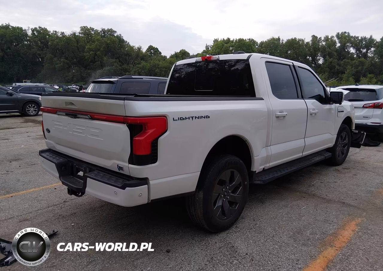 2023 Ford F-150 Lightning Lariat VIN:1FT6W1EV3PWG51231 - 4