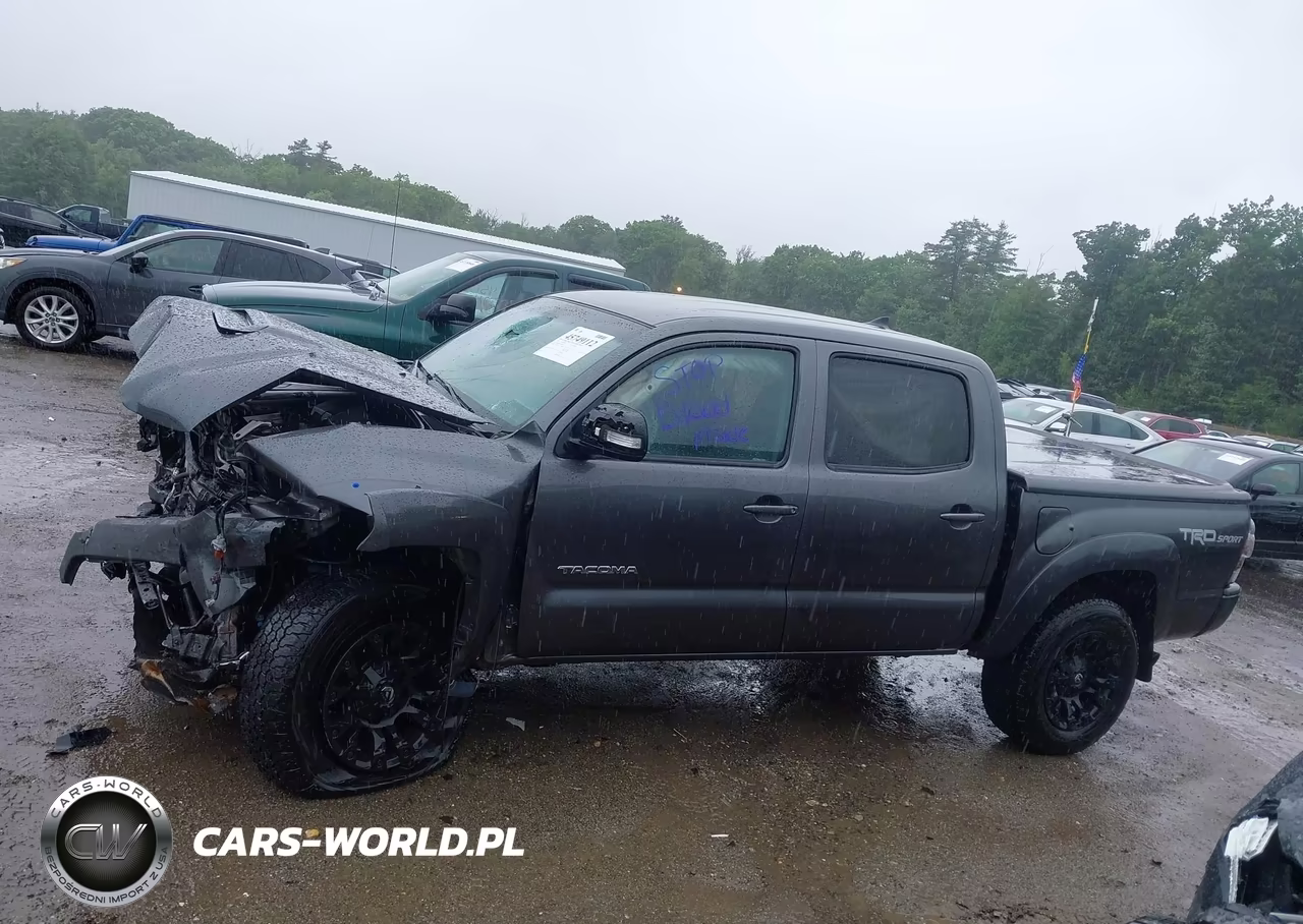 2015 Toyota Tacoma Base V6 VIN:3TMLU4EN7FM179334 - 13