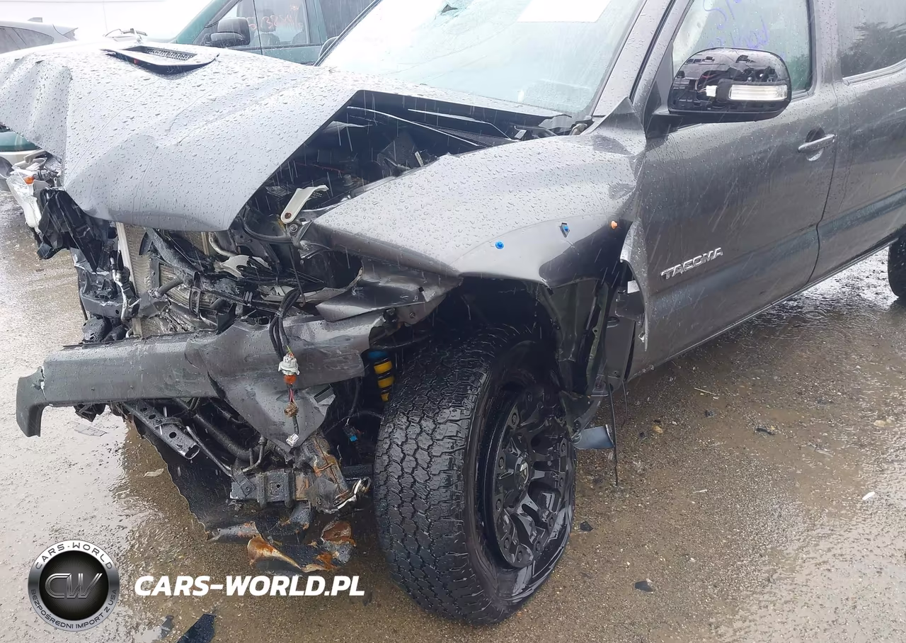 2015 Toyota Tacoma Base V6 VIN:3TMLU4EN7FM179334 - 18