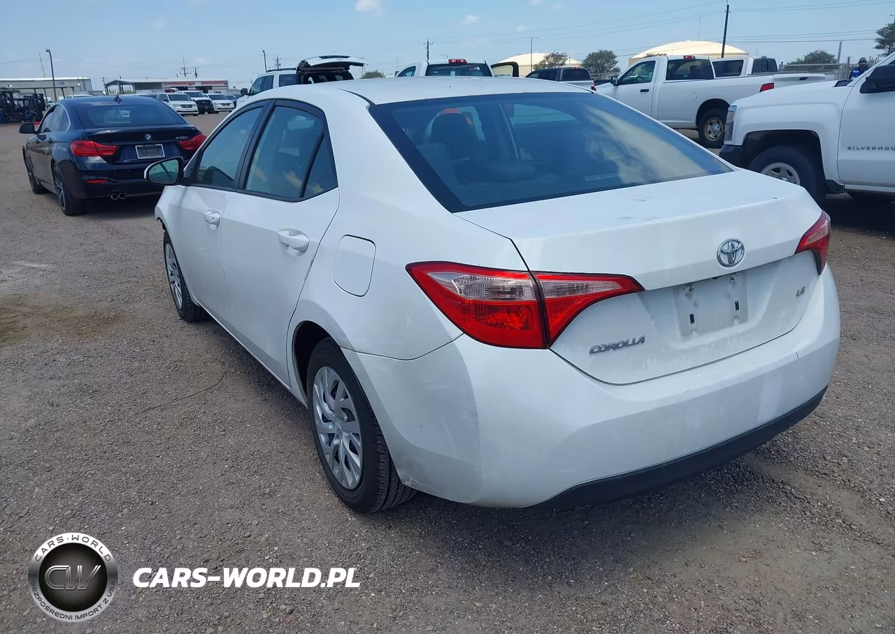2019 Toyota Corolla Le VIN:5YFBURHE8KP873554 - 3