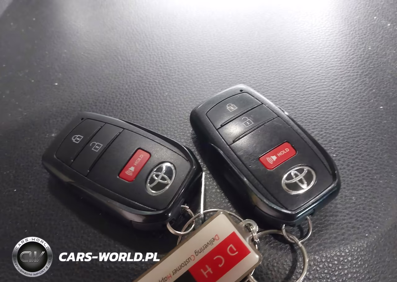2022 Toyota Corolla Cross Le VIN:7MUBAABG0NV027540 - 11
