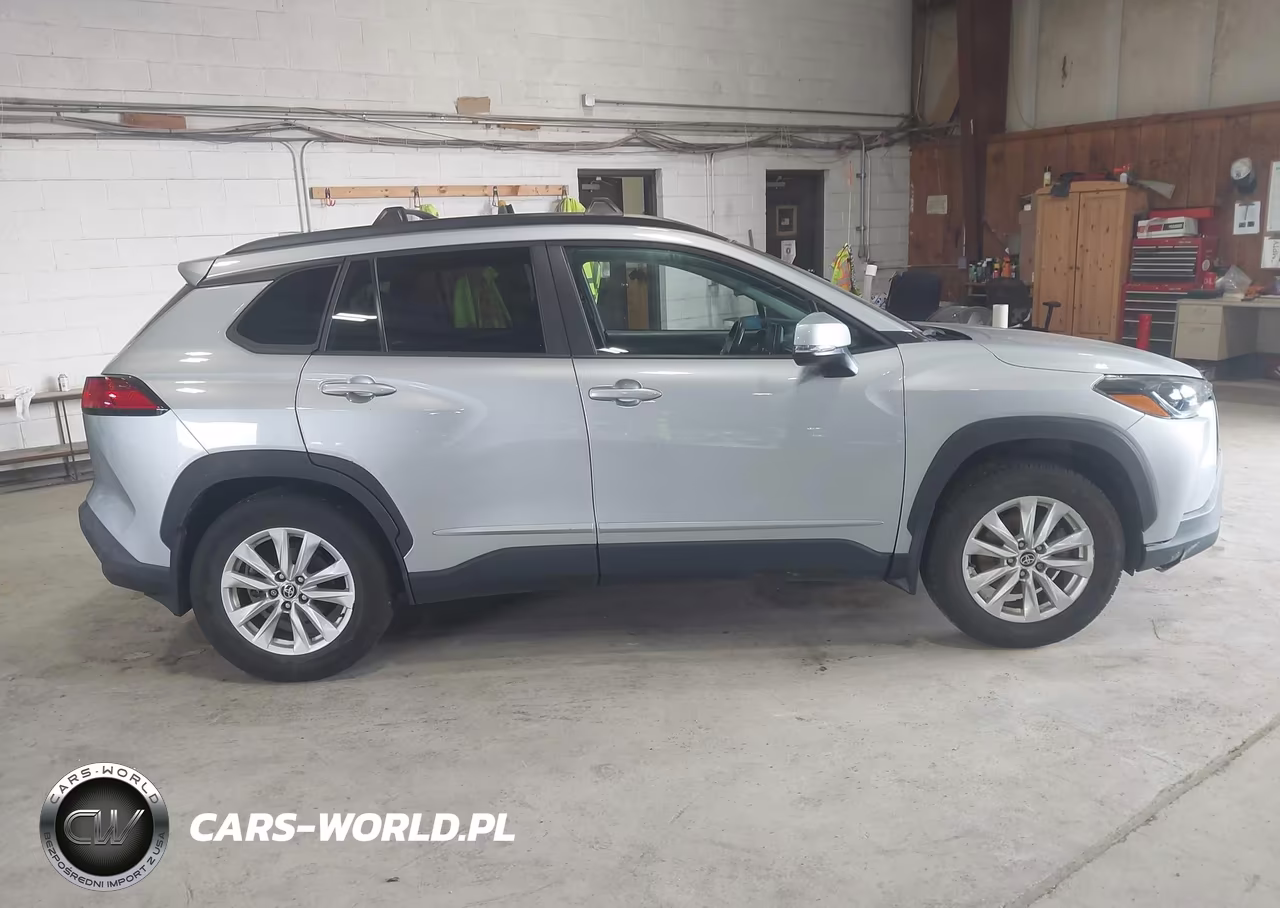 2022 Toyota Corolla Cross Le VIN:7MUBAABG0NV027540 - 13
