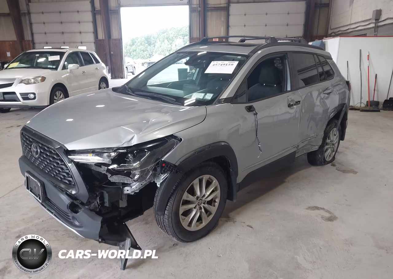 2022 Toyota Corolla Cross Le VIN:7MUBAABG0NV027540 - 2