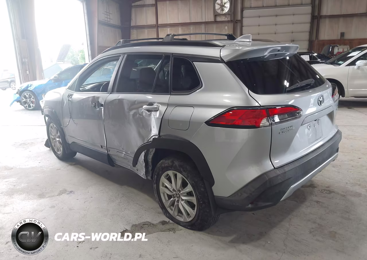 2022 Toyota Corolla Cross Le VIN:7MUBAABG0NV027540 - 3