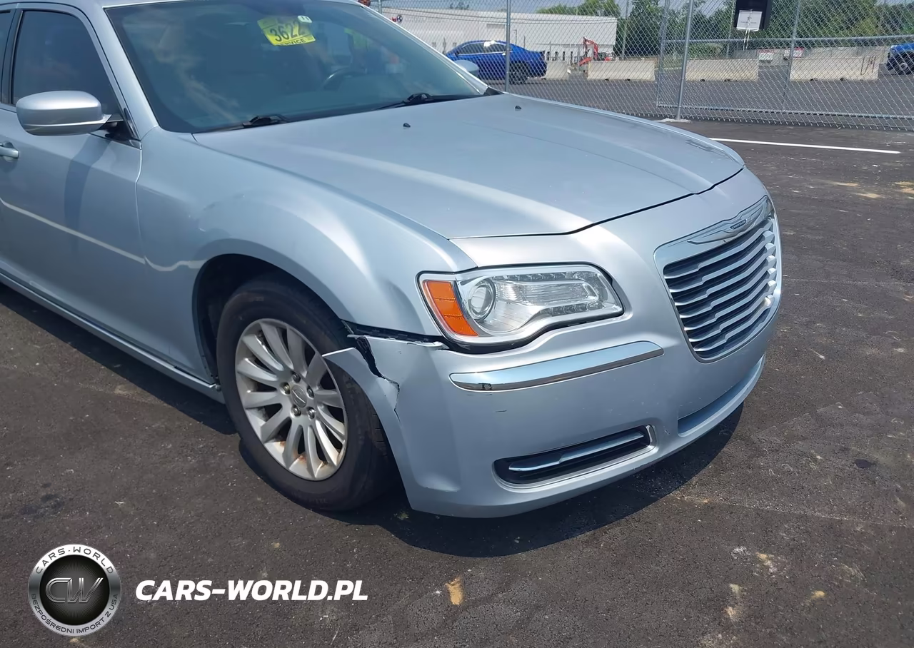 2013 Chrysler 300 Motown VIN:2C3CCAAG8DH703597 - 6