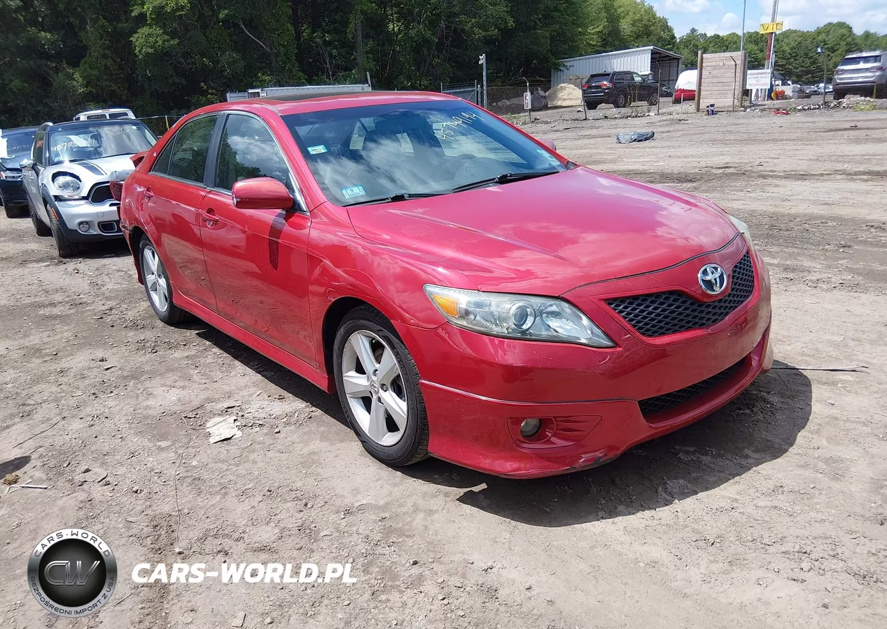 TOYOTA CAMRY BASE