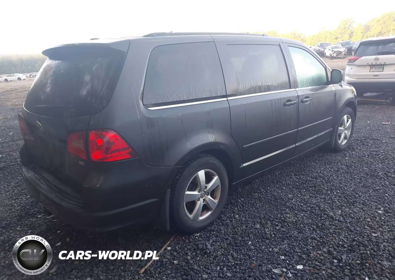2011 Volkswagen Routan Se VIN:2V4RW3DG8BR738934 - 4