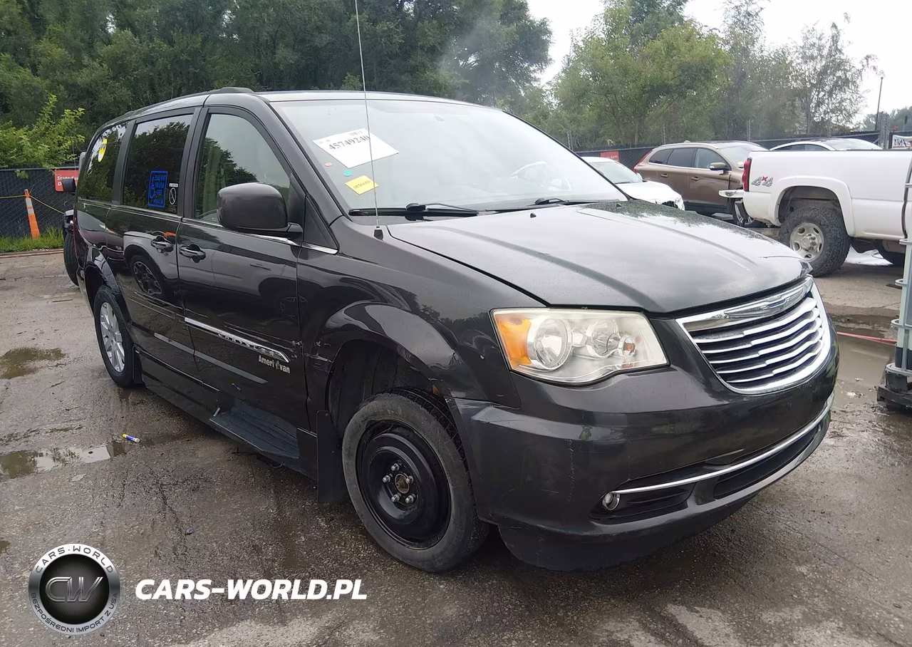 2012 Chrysler Town & Country Touring – zdjęcie 1 z 21