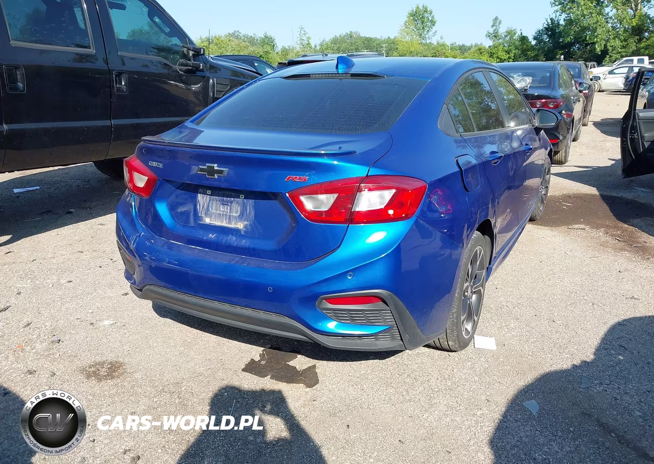 2019 Chevrolet Cruze Lt VIN:1G1BE5SM3K7109241 - 4
