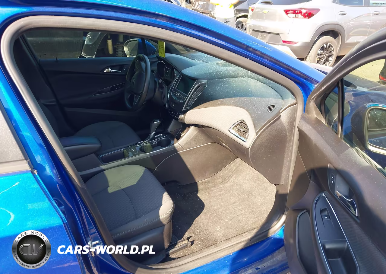 2019 Chevrolet Cruze Lt VIN:1G1BE5SM3K7109241 - 5