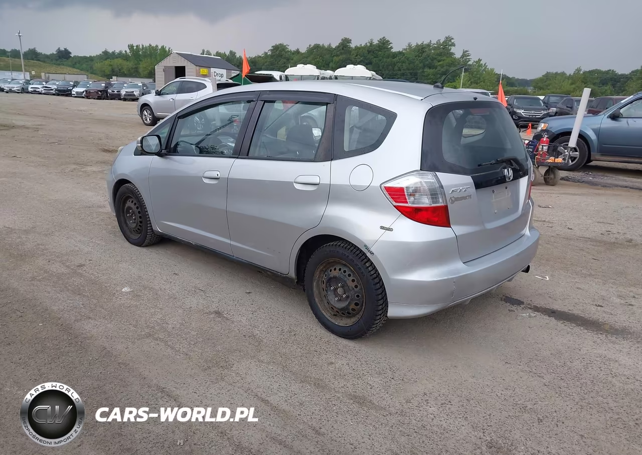 2012 Honda Fit VIN:JHMGE8H35CS004565 - 3