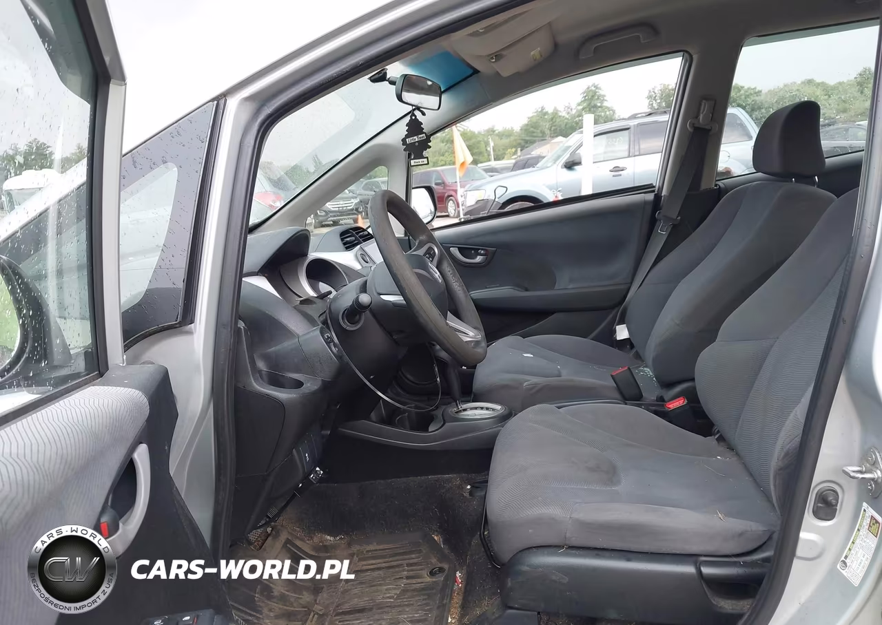 2012 Honda Fit VIN:JHMGE8H35CS004565 - 5