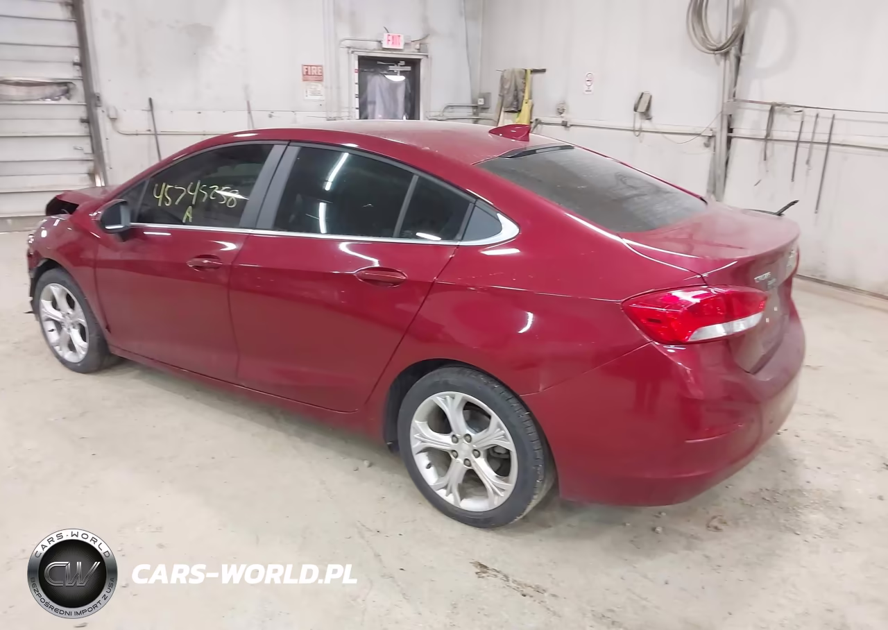 2019 Chevrolet Cruze Premier VIN:1G1BF5SM4K7118429 - 3