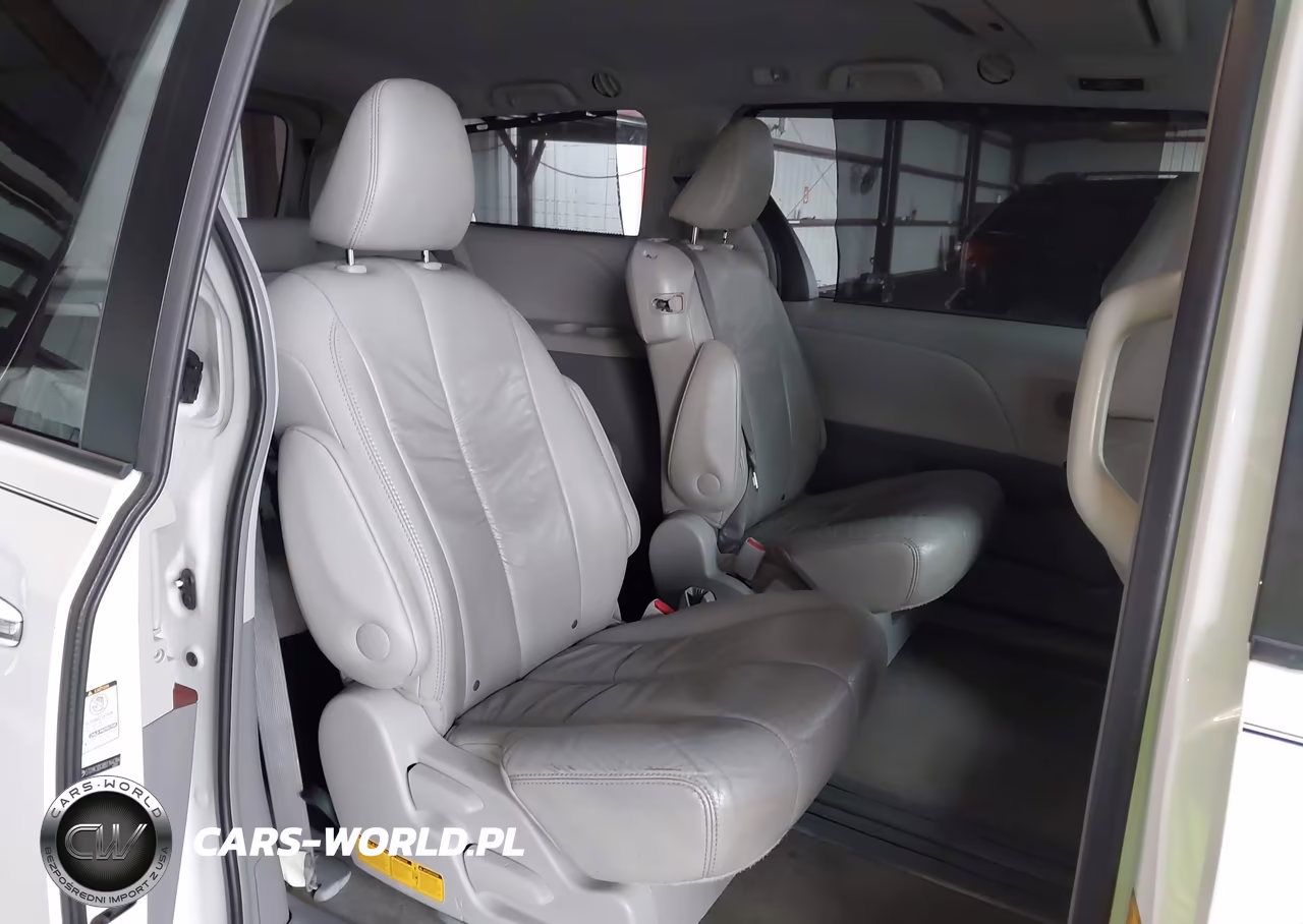 2011 Toyota Sienna Xle V6 VIN:5TDYK3DC8BS144284 - 8
