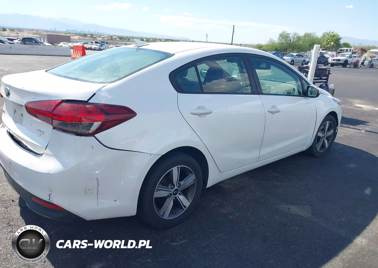 2018 Kia Forte Lx VIN:3KPFL4A76JE235533 - 12
