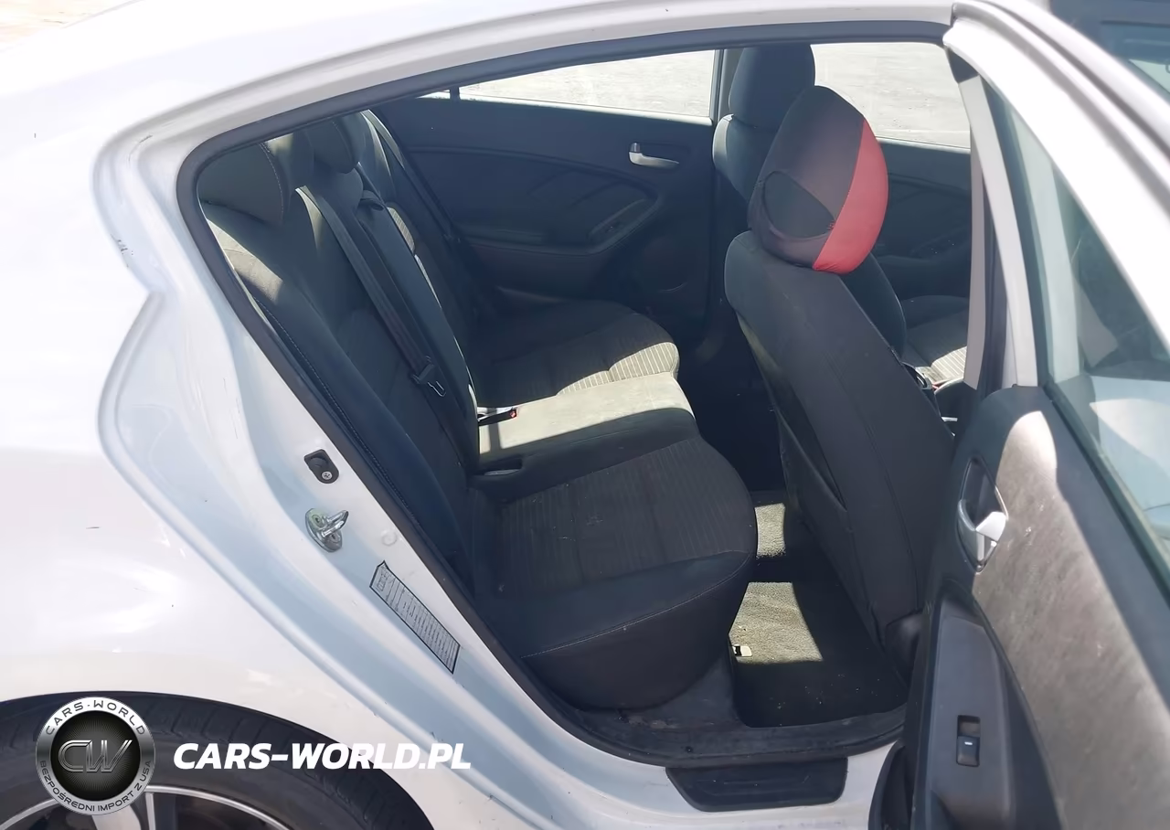 2018 Kia Forte Lx VIN:3KPFL4A76JE235533 - 8