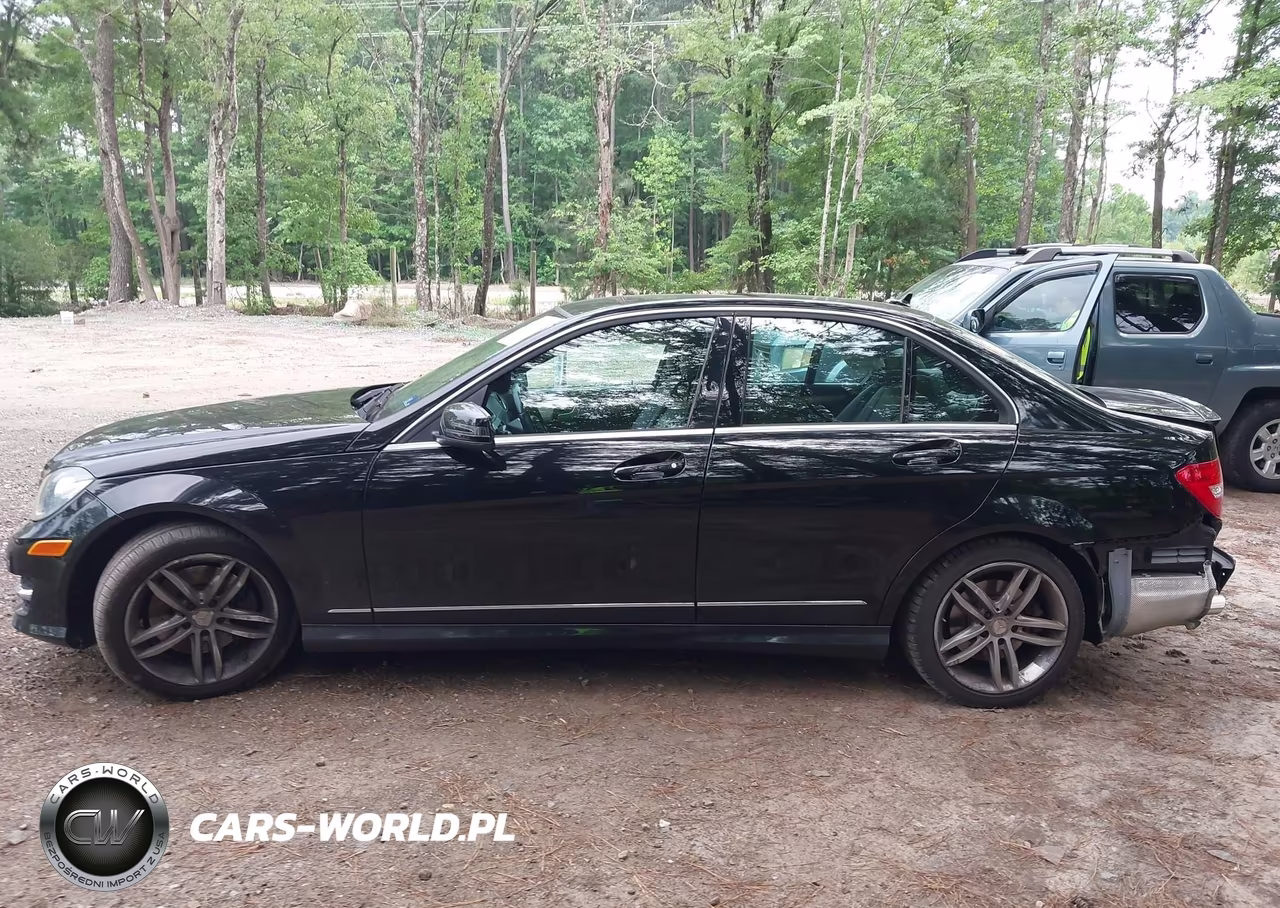2013 Mercedes-Benz C 300 Sport 4Matic VIN:WDDGF8AB5DG135991 - 15