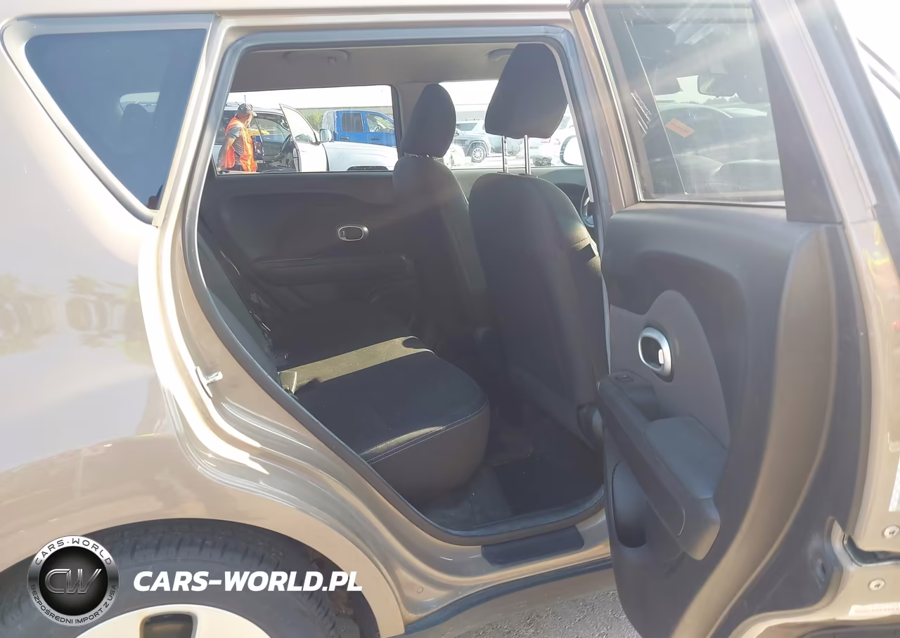2015 Kia Soul VIN:KNDJN2A28F7124826 - 8
