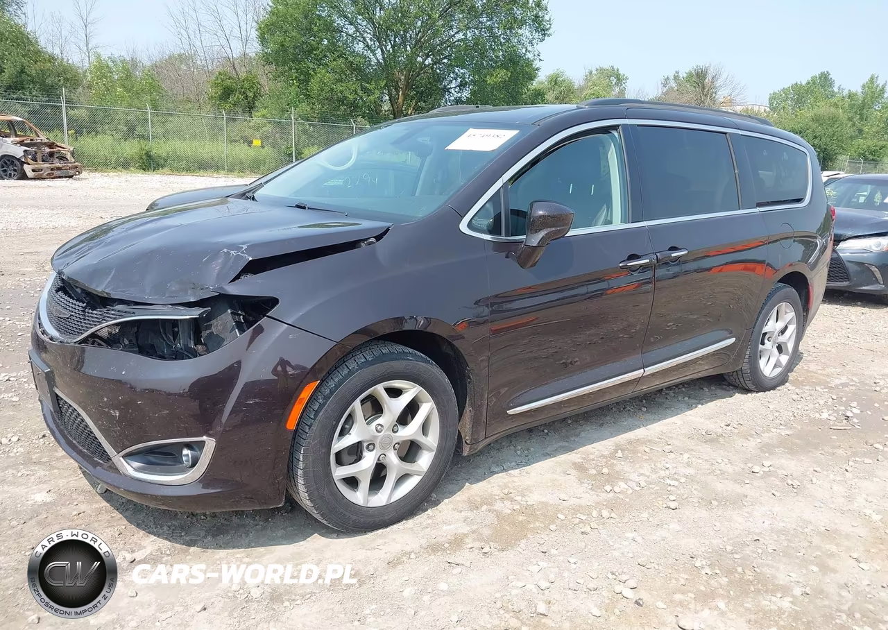 2017 Chrysler Pacifica Touring-L VIN:2C4RC1BG0HR656442 - 2
