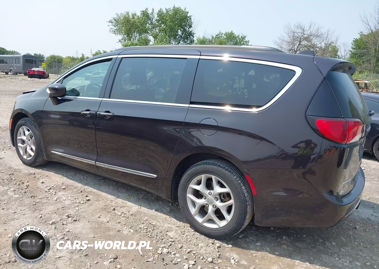2017 Chrysler Pacifica Touring-L VIN:2C4RC1BG0HR656442 - 3