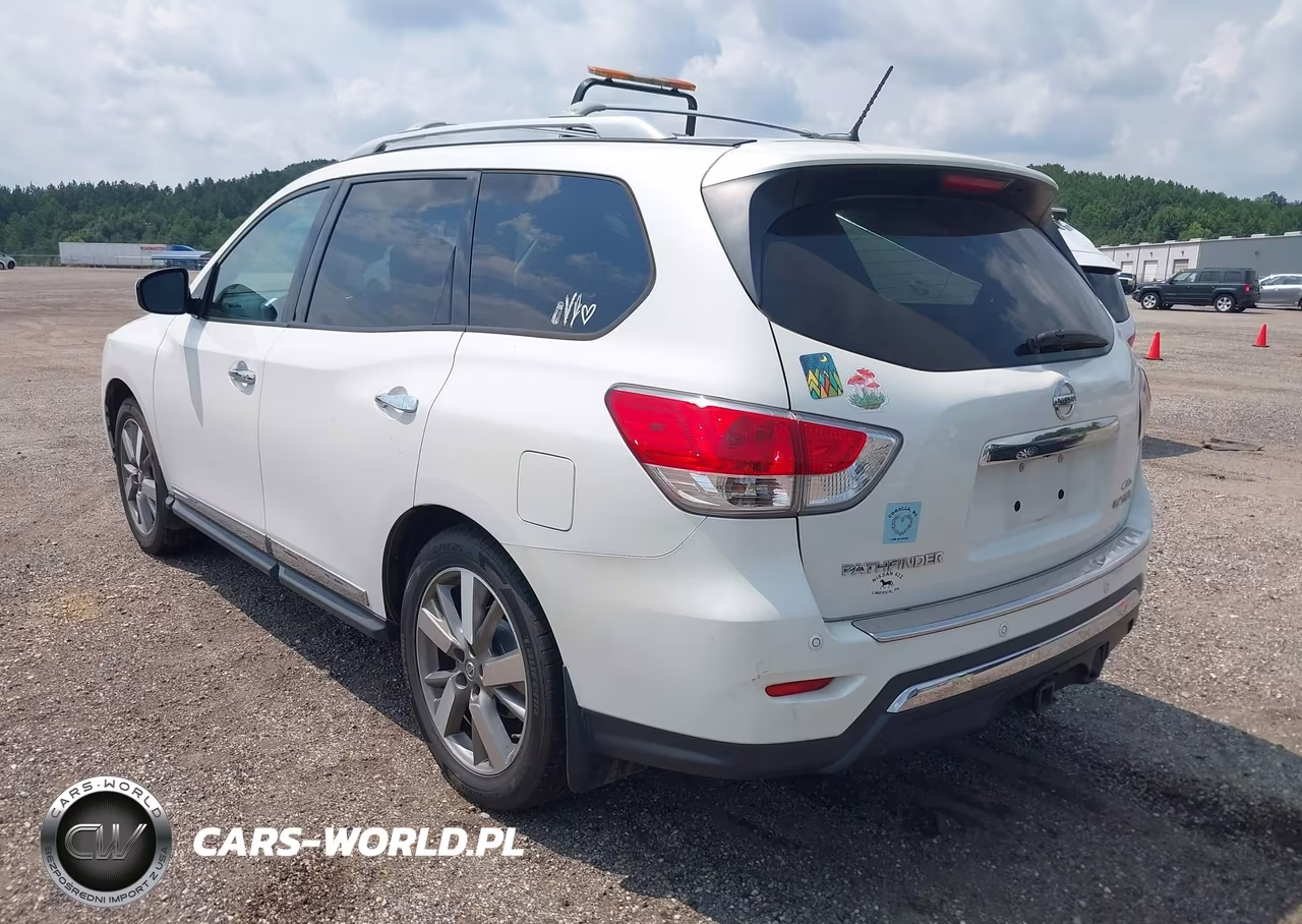 2015 Nissan Pathfinder Platinum VIN:5N1AR2MM0FC605464 - 3