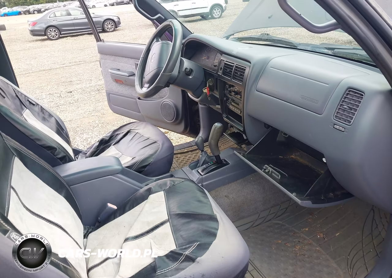 1999 Toyota Tacoma VIN:4TAWM72N4XZ502480 - 5
