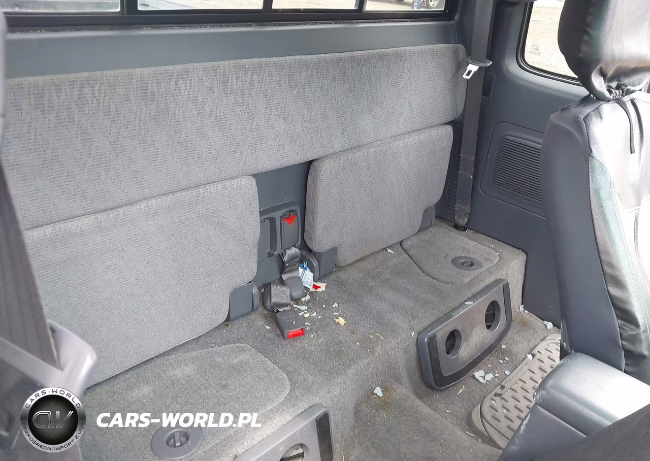 1999 Toyota Tacoma VIN:4TAWM72N4XZ502480 - 8