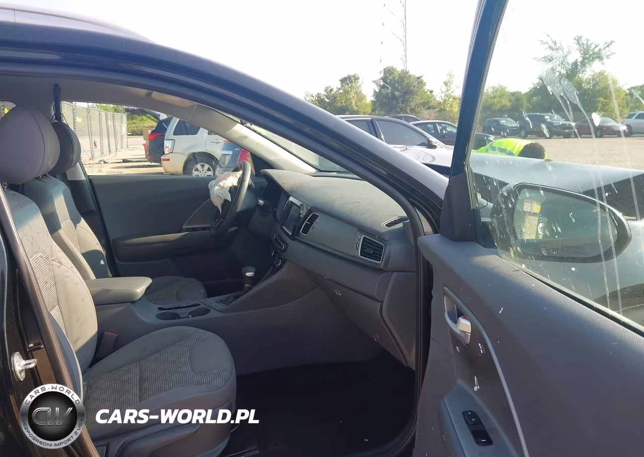 2018 Kia Niro Lx VIN:KNDCB3LC4J5210829 - 5