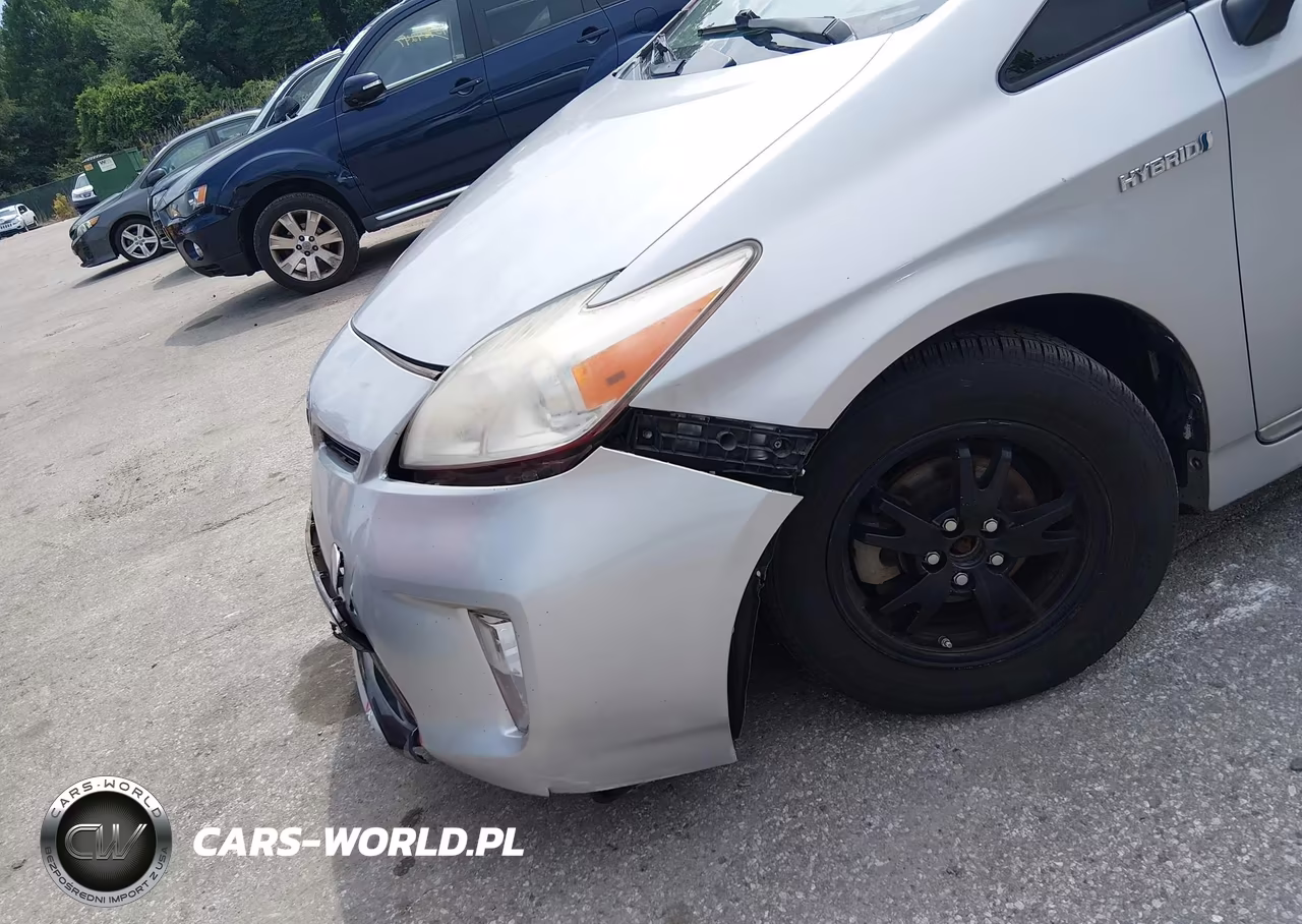 2013 Toyota Prius Two VIN:JTDKN3DU8D5573195 - 17