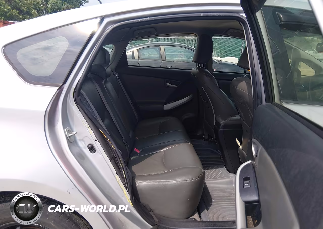 2013 Toyota Prius Two VIN:JTDKN3DU8D5573195 - 8