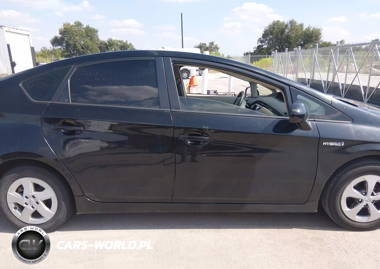 2012 Toyota Prius Two VIN:JTDKN3DU5C5426105 - 13