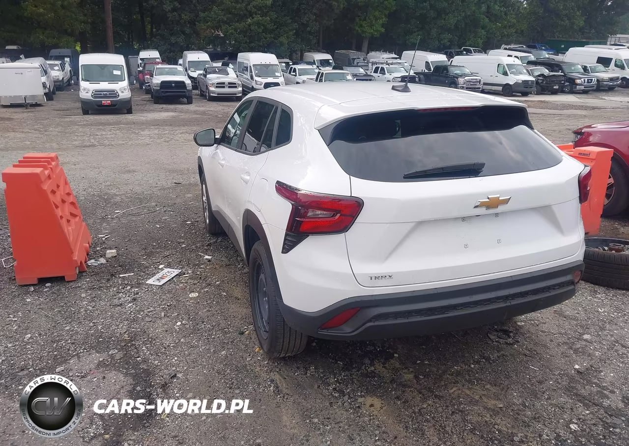 2026 Chevrolet Trax Fwd Ls VIN:KL77LFEP3TC035596 - 3