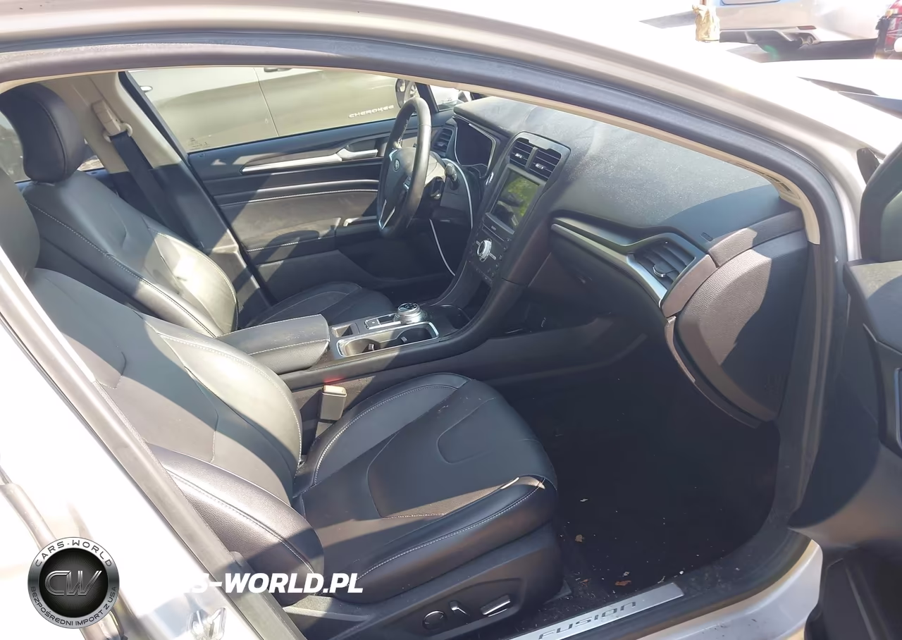 2018 Ford Fusion Titanium VIN:3FA6P0D91JR233455 - 5